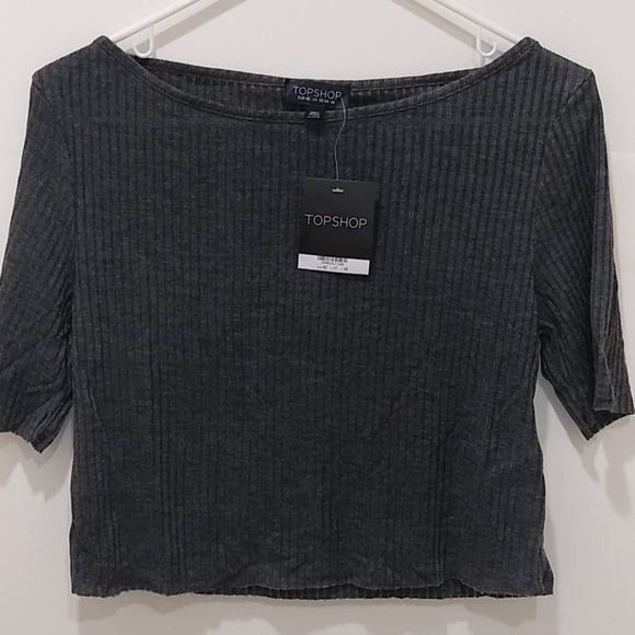 Topshop Tops - NWT TOPSHOP Short Sleeve Ribbed Crop Top